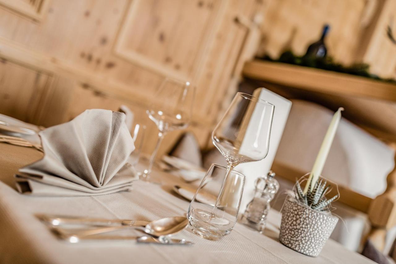 Savoy Dolomites Luxury & Spa Hotel เซลวาดีวัลการ์เดนา ภายนอก รูปภาพ
