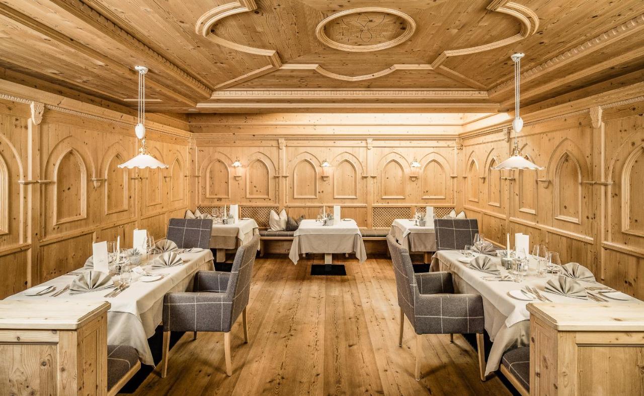 Savoy Dolomites Luxury & Spa Hotel เซลวาดีวัลการ์เดนา ภายนอก รูปภาพ