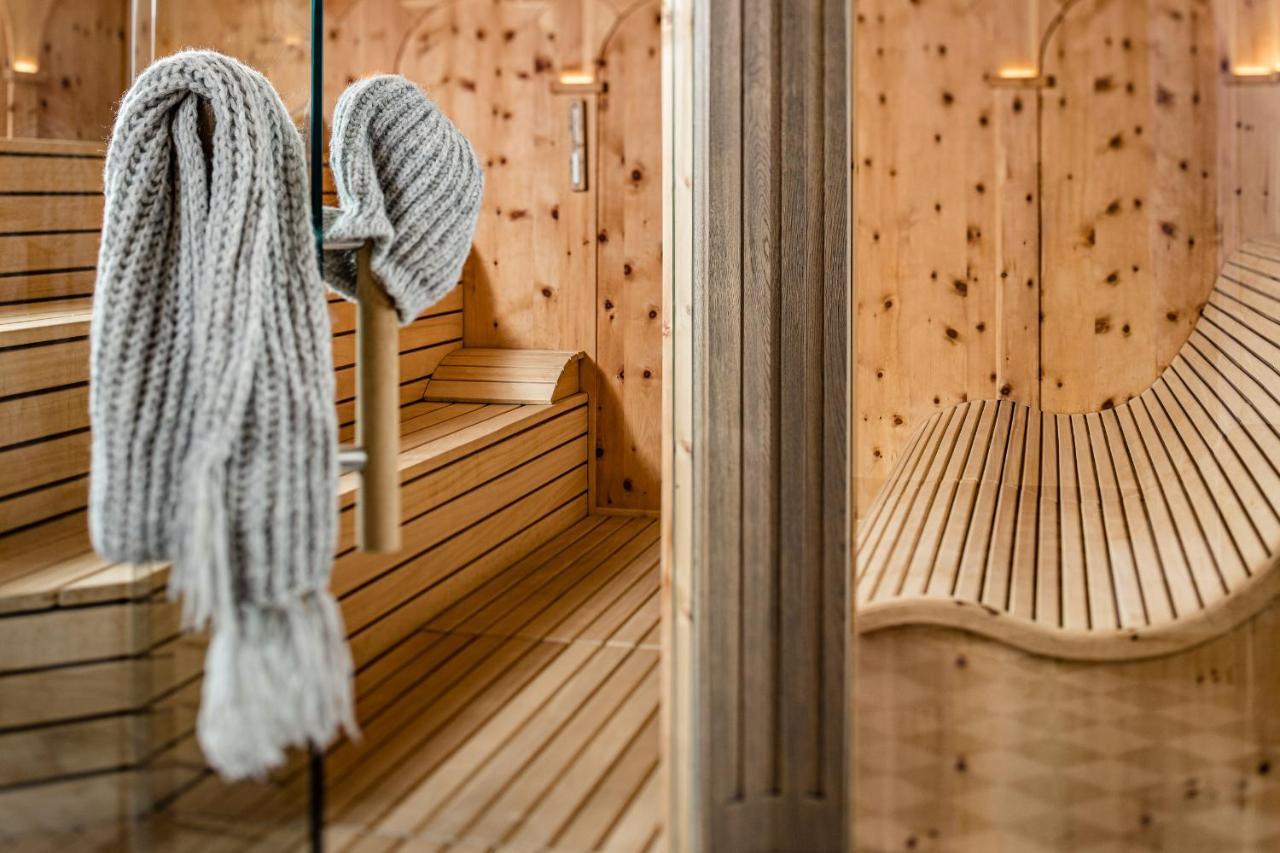 Savoy Dolomites Luxury & Spa Hotel เซลวาดีวัลการ์เดนา ภายนอก รูปภาพ