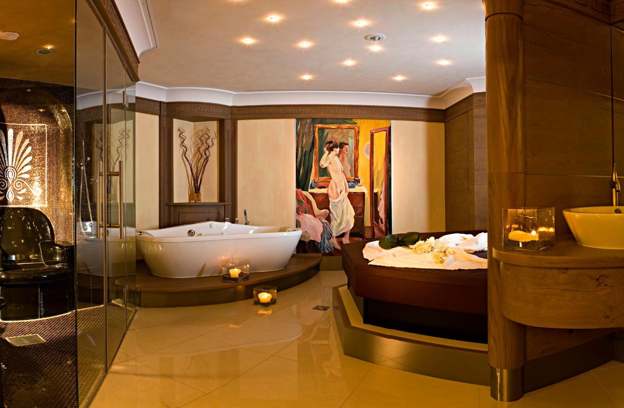 Savoy Dolomites Luxury & Spa Hotel เซลวาดีวัลการ์เดนา ภายนอก รูปภาพ