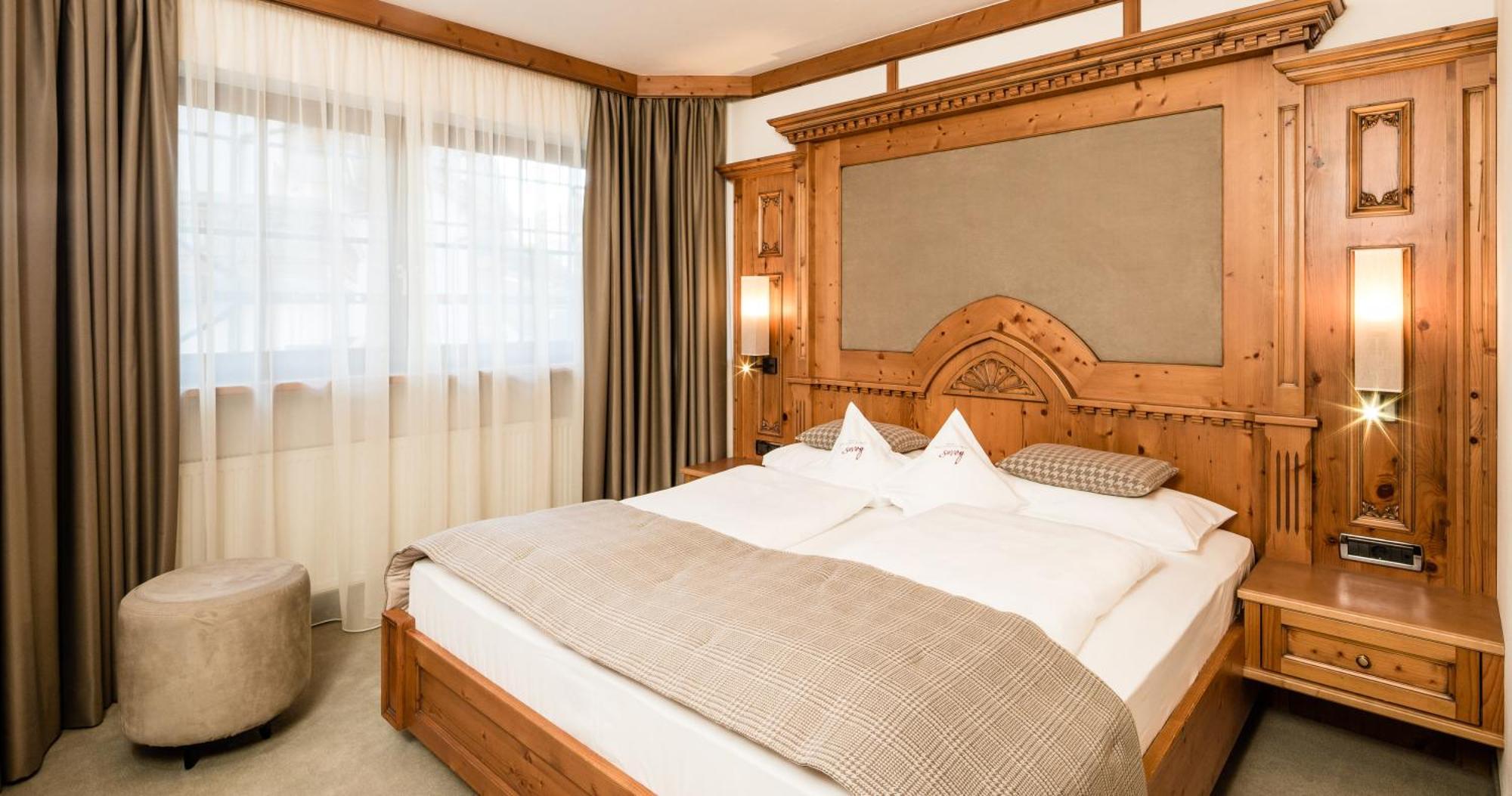 Savoy Dolomites Luxury & Spa Hotel เซลวาดีวัลการ์เดนา ภายนอก รูปภาพ