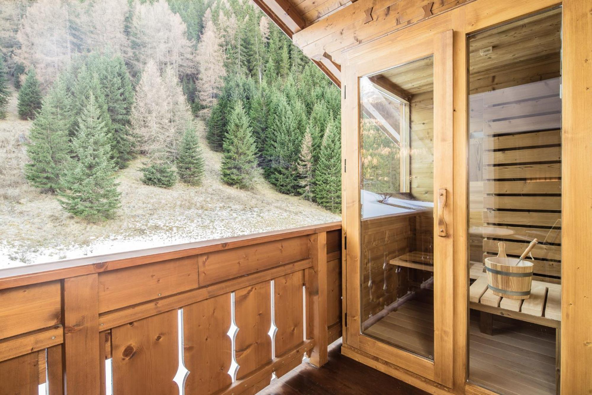 Savoy Dolomites Luxury & Spa Hotel เซลวาดีวัลการ์เดนา ภายนอก รูปภาพ