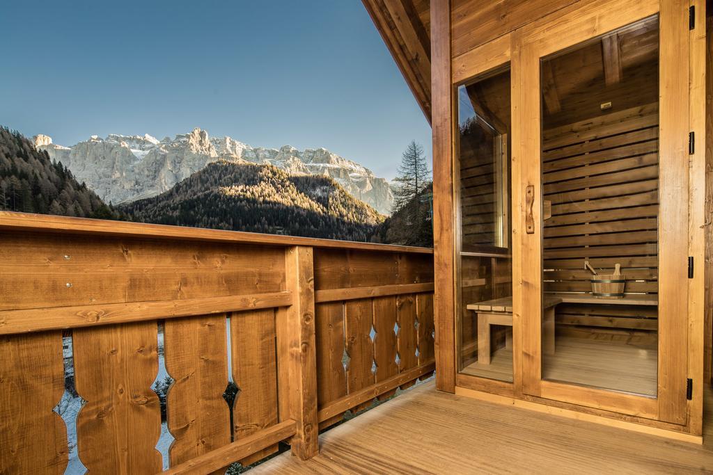 Savoy Dolomites Luxury & Spa Hotel เซลวาดีวัลการ์เดนา ภายนอก รูปภาพ