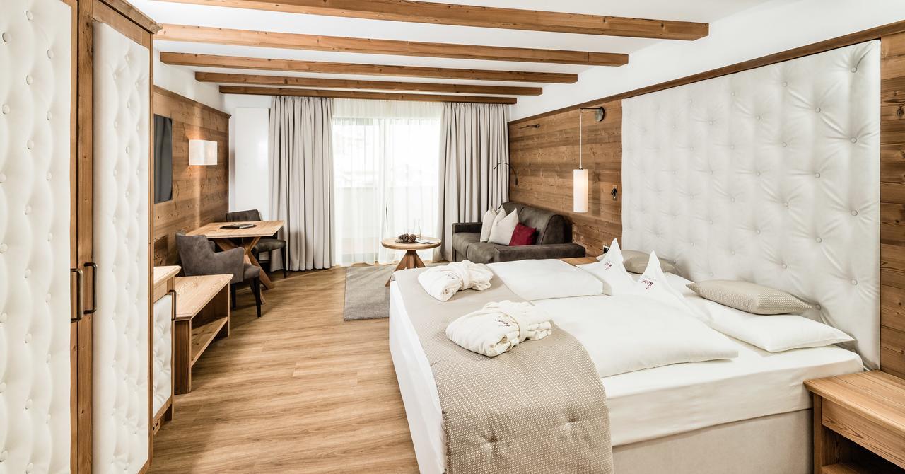 Savoy Dolomites Luxury & Spa Hotel เซลวาดีวัลการ์เดนา ภายนอก รูปภาพ
