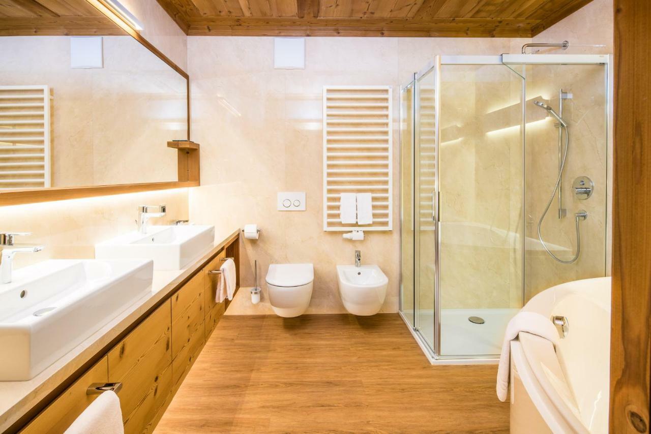 Savoy Dolomites Luxury & Spa Hotel เซลวาดีวัลการ์เดนา ภายนอก รูปภาพ